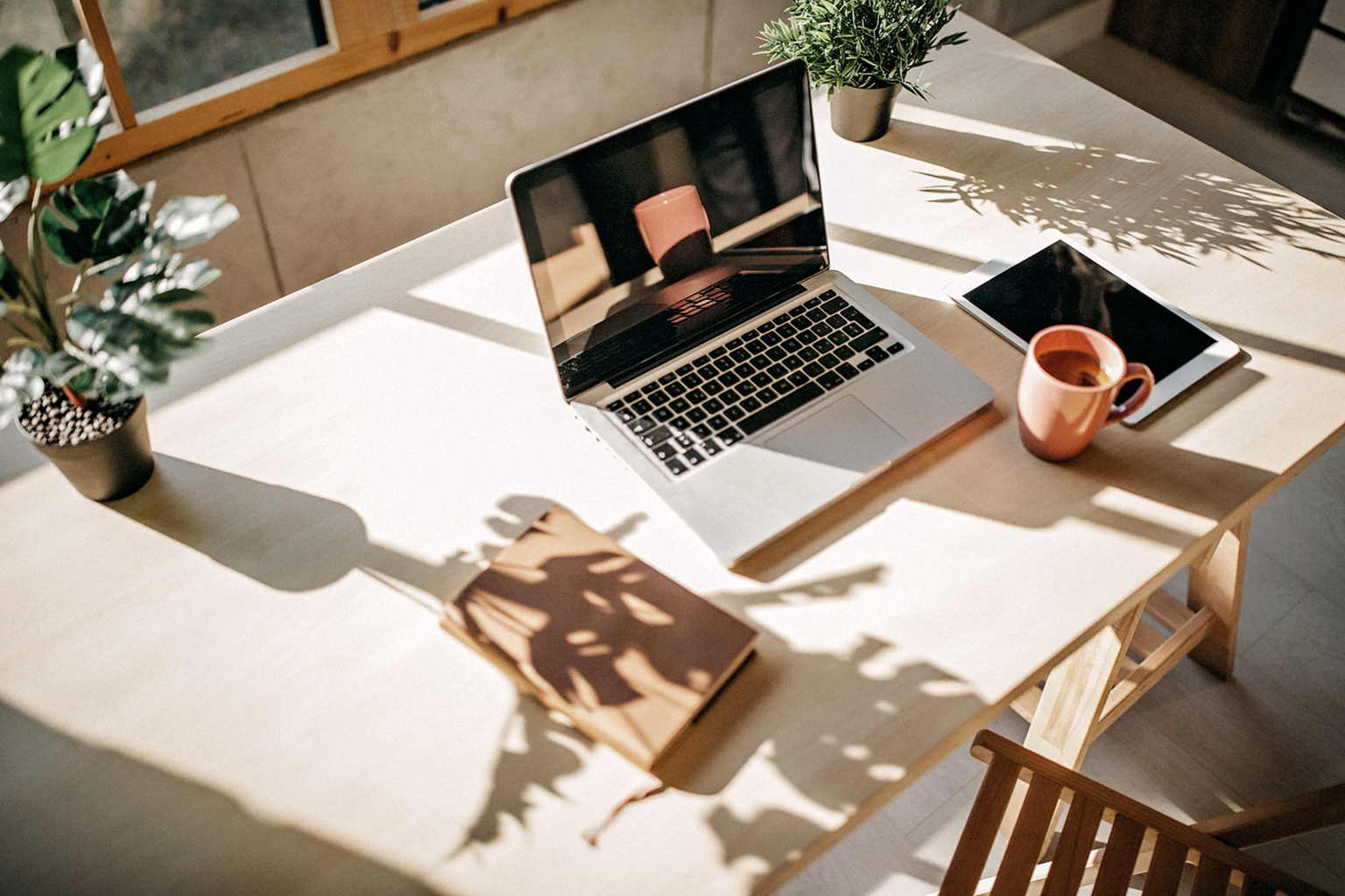 03-create-efficient-home-office-workspace 1
